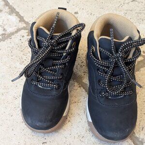 GAP Toddler Trail Sneakers size 8